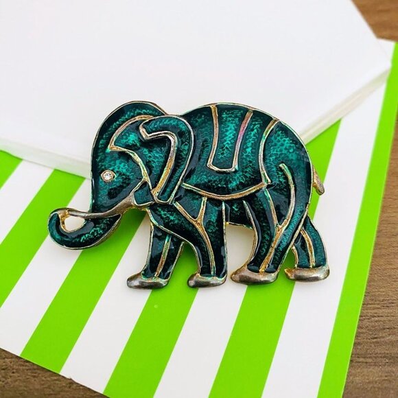 Vintage Enamel Elephant Brooch Pin Green and Gold Tone - Picture 1 of 2